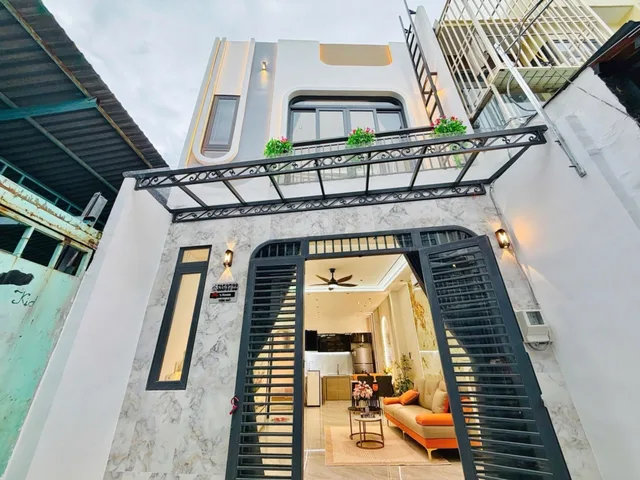 🔥 (Gần MT Thống Nhất) Hẻm xe máy - 5.x tỷ - 4.5 x 10m (45m²) - Nở Hậu 5m, 3PN, Có PN Trệt, Full Nội Thất 🔥