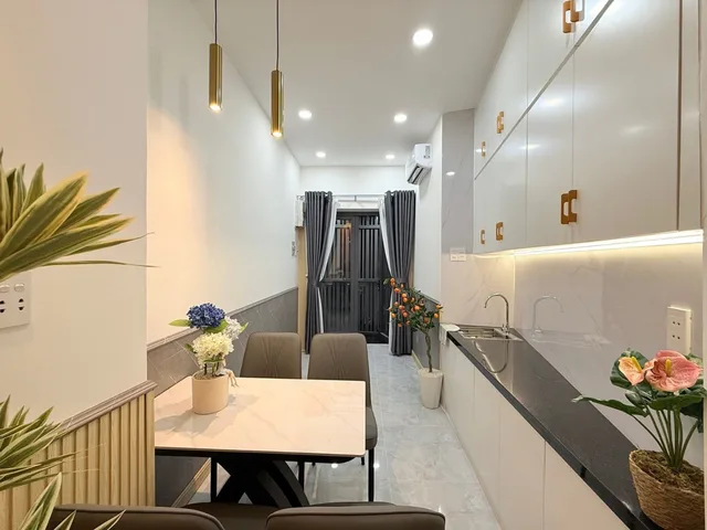 Nhà đẹp 4 tầng BTCT cư xá Đô Thành Q.3 - sát Mặt Tiền - chỉ 3.x tỷ