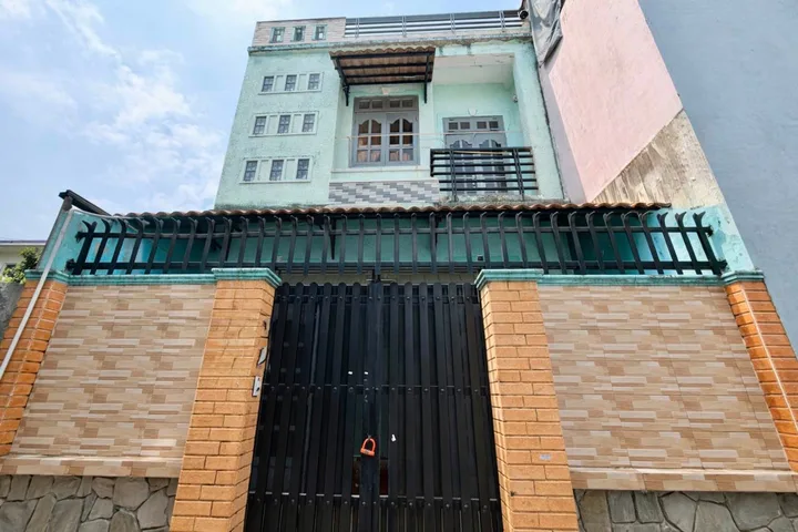 🔥 (Gần Cityland) Hẻm Sạch An Ninh - 4.x Tỷ - 5 x 8m (40m²) - Bề Ngang Khủng 5m, 2 Tầng + Sân Thượng, 2PN Có Thể Cải Tạo 3-4PN, Sổ Hoàn Công Đủ 🔥