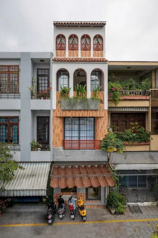 🔴 Homestay 4 Tầng dòng tiền gần Cầu Rồng, Nguyễn Văn Linh - Giá 12.9 tỷ