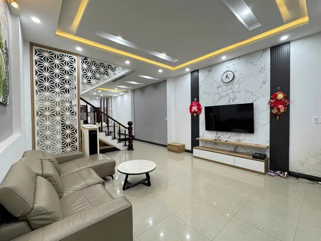 Bán nhà 2 tầng mặt tiền Nguyễn Khang Thanh Khê