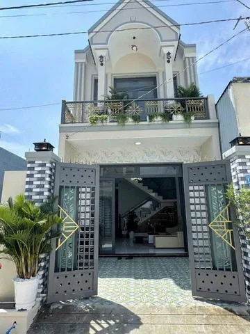 Chủ Ngộp Ngân Hàng Bán Lại Căn Nhà Mới Keng