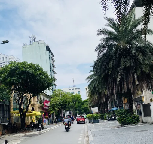 CHÍNH CHỦ BÁN GẤP 78m² MT 4M NHÀ C4, 22.6 TỶ Ô TÔ 7 CHỖ VÀO NHÀ VŨ NGỌC PHAN ĐỐNG ĐA HÀ NỘI