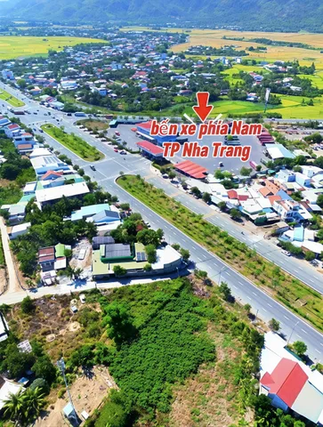 🌹SUỐI HIỆP - GIÁ ĐẦU TƯ
Gần QL1A và bến xe phía nam Nha Trang, sau sát nhập đón đầu lên phường Nam Nha trang
- DT: 98m2 kề lô góc, ngang 5,2 dài gần 20m
Hướng ĐN mát mẻ
Đường ô tô 5,5m sát đường Qh20m
Về NT chỉ 10km
Ra QL1A, ủy ban trường tranh chỉ 