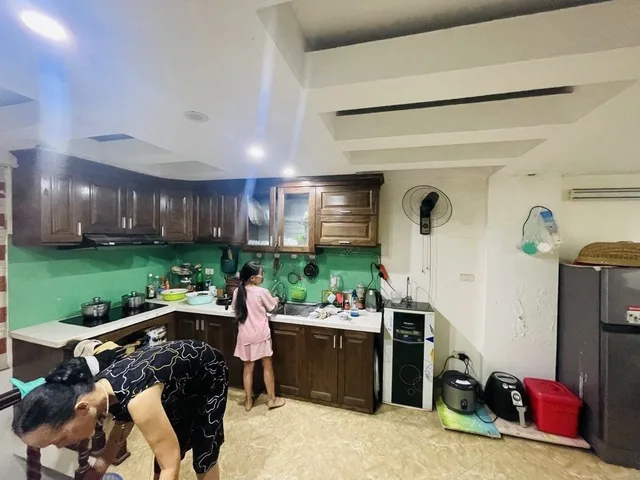 Bán nhà Bùi Xương Trạch, Thanh Xuân – Giá 11.5 tỷ – DT 42m² x 5 tầng – MT 3.6m – Lô góc, Ô tô vào nhà, Kinh doanh