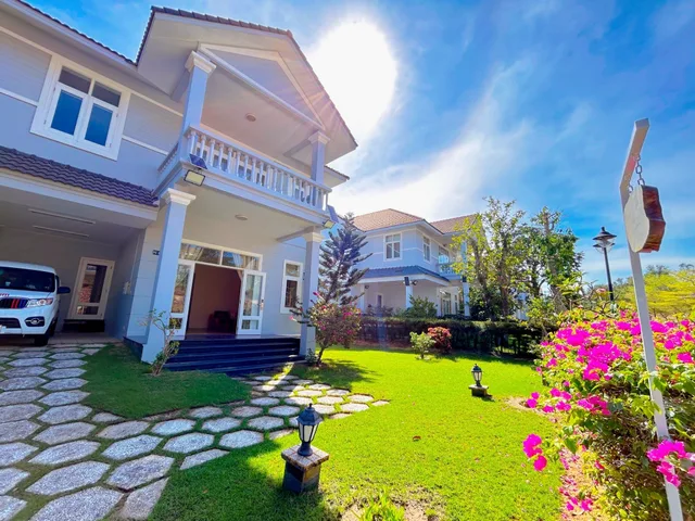 Bán biệt thự Sea Links Mũi Né PC view biển, giá tốt kế lâu đài rượu vang, sân golf
