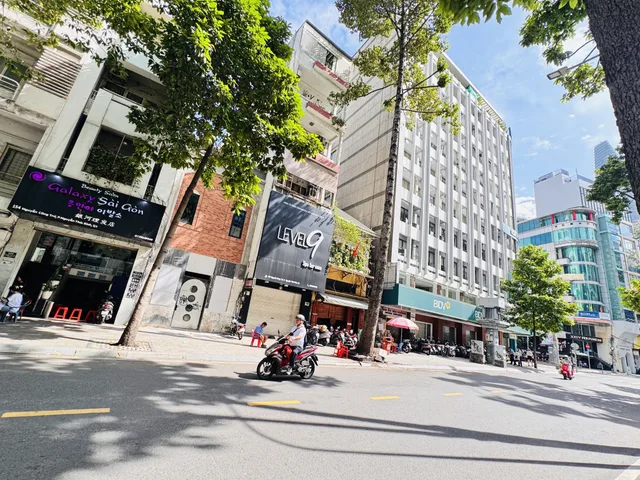 QUẬN 1: BÁN NHÀ 2 TẦNG MẶT TIỀN NGUYỄN CÔNG TRỨ, P.SÀI GÒN- DT 100M2 NGANG 4,5M*22,5M- GIÁ TRỊ THƯƠNG HIỆU 0938676685 GIANG GIANG