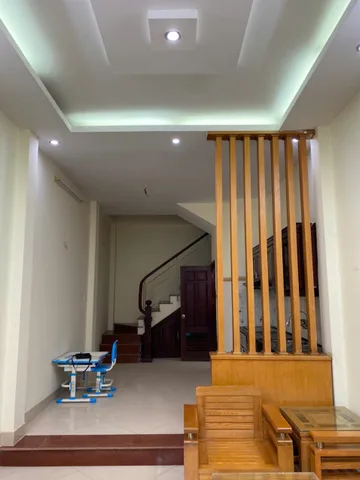 CHO THUÊ NHÀ NGUYÊN CĂN NGUYỄN HOÀNG TÔN, TÂY HỒ – 40M² X 5 TẦNG – 3 PHÒNG NGỦ – GẦN CIPUTRA – 12.5 TRIỆU/THÁNG