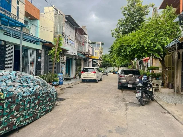 NHÀ ĐẸP MỚI TING ĐƯỜNG 10M Ô TÔ DĨ AN GIÁ 4.05 TỶ GIÁ TỐT NHẤT