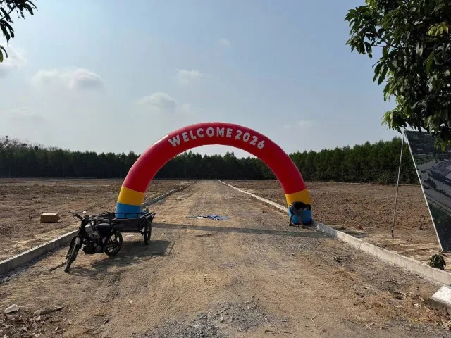 Lô 100m2 giá 4tỷ6 ngay khu Dân cư - Kinh doanh sầm uất - Đã có sổ hồng