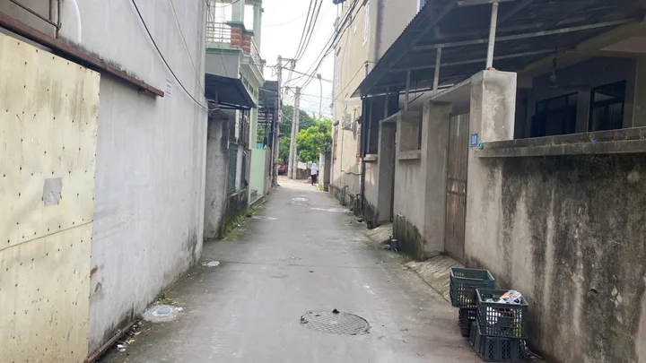 Bán Nhà riêng 63m2 có sẵn 63 m2 thổ cư giá 4.65 tỷ tại Đường Quang Minh Thị trấn Chi Đông Huyện Mê Linh Hà Nội