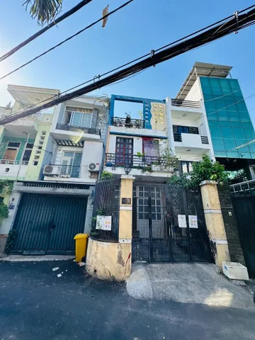 📍 Sát Lê Quang Định Hẻm ô tô 1 chiều - 17.x tỷ - 4.8 x 23m (105m²) - Ô Tô Vào Nhà Cách Mặt Tiền 6 Căn