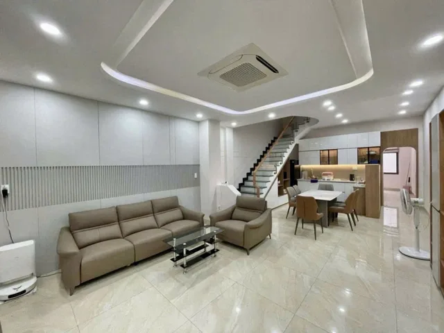 BÁN NHÀ 3 TẦNG - DIỆN TÍCH 113M2, Ô TÔ NGỦ TRONG NHÀ, TRUNG TÂM PHƯỚC LONG B, QUẬN 9.