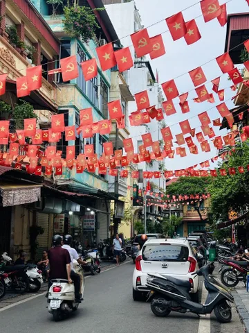 Ngang 6.5 dài 16m - Hẻm xe hơi khu Bàu Cát - Gần Nhà Ga T3 - Tuyến Metro. Sát bên Trường Chinh, chỉ 5p ra Sân Bay.