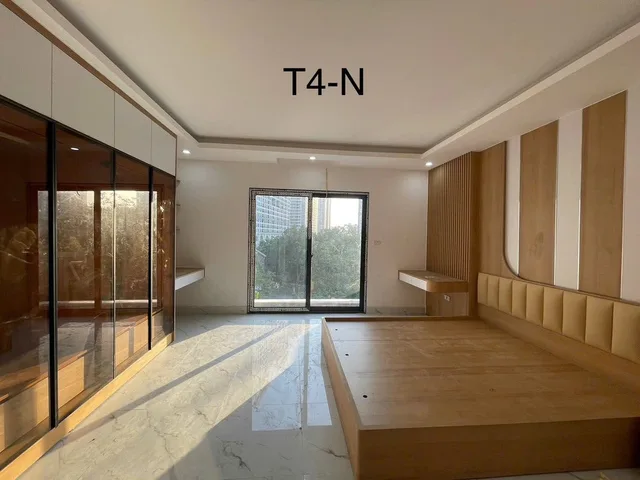 Bán Nhà Dương Văn Bé. Hai Bà Trưng. Thang Máy. Ô Tô. DT 51m2. MT 4.4m. Giá 13.7 Tỷ.