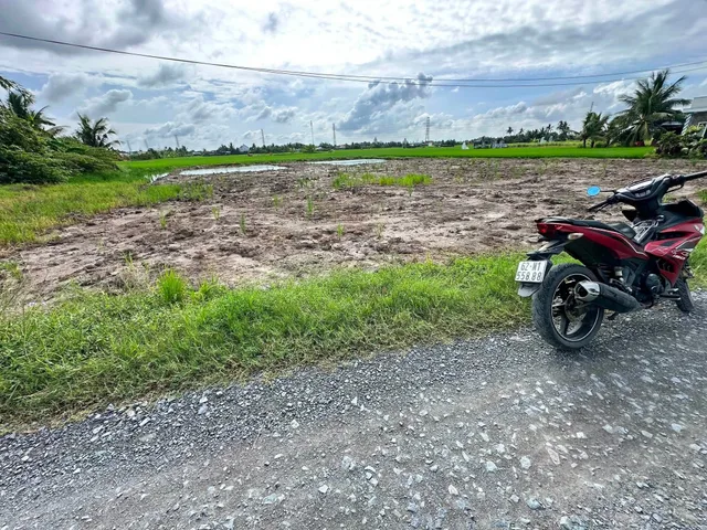Bán 1000m2 có sẵn 100m2 thổ cư - tại Nhựt Chánh, Bến Lức, Long An