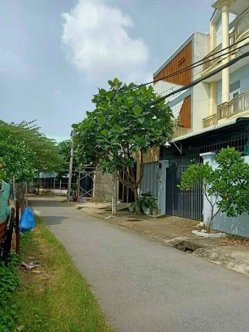 BÁN ĐÁT QUẬN 9 , MẶT TIÈN ĐƯỜNG NHỰA 6M . HÀNG NGỘP BANK GIÁ RẺ BẤT NGỜ.