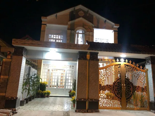 Bán Nhà riêng 185m2 có sẵn 6 PN, giá 12.5 tỷ tại Đường Nguyễn Tri Phương Thành phố Thủ Dầu Một