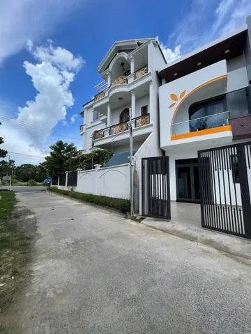 Nhà trệt lầu mới sát bên khu TĐC Phú Mỹ-đối diện công viên Phú Mỹ (phường Bình Dương-TP.HCM)