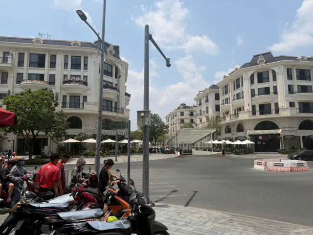Căn Hộ Dịch Vụ 50m Full nội thất có thang máy đường Đinh Thị Thi KĐT Vạn Phúc Thủ Đức 6,7 triệu
