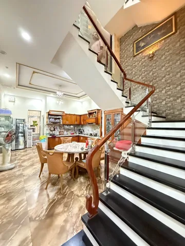 NHÀ 3 TẦNG DIỆN TÍCH LỚN MẶT TIỀN ĐOÀN HỮU TRƯNG - GIÁ TỐT CHO ĐẦU TƯ & ĐỊNH CƯ