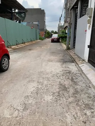 Chủ kẹt tiền muốn bán lô đất đẹp, Cách Hoàng Hữu Nam 70m, P. Long Thạnh Mỹ, Quận 9. Giá này đừng hỏi sao lại rẻ nha. đơn giản vì chủ đất cần tiền.