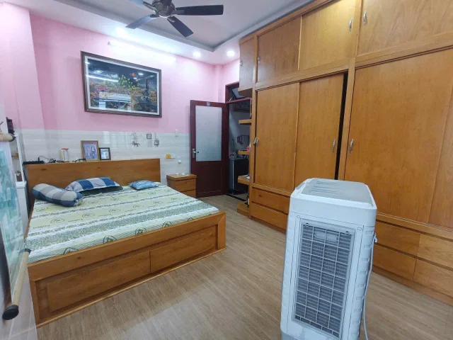 🏠BÁN NHÀ 3 TẦNG 2 MẶT TIỀN ĐƯỜNG OTO GẦN CHỢ BA LÀNG - BẮC NHA TRANG (VĨNH HÒA)
- Diện tích 49.7m2 full Thổ Cư
- Hướng Đông và Bắc
- Đường rộng 6m và 4m. Sổ hồng hoàn công
- Kết cấu 1 trệt 2 lầu với 3pn, 2wc, bếp, p.khách, p.thờ, sân để xe, ban công n