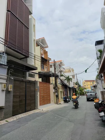 🏡 5 TẦNG – NGANG 5.2M – DÀI 28M – KHU VIP HOÀNG VIỆT – GẦN SÂN BAY ✈️
💰 Chỉ 22.3 TỶ