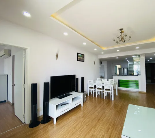 Cho Thuê Gấp Căn Hộ Hùng Vương Plaza, Quận 5 - 116m² (3PN, 3WC) - Nội Thất - Chỉ 22.5 Tr/Th