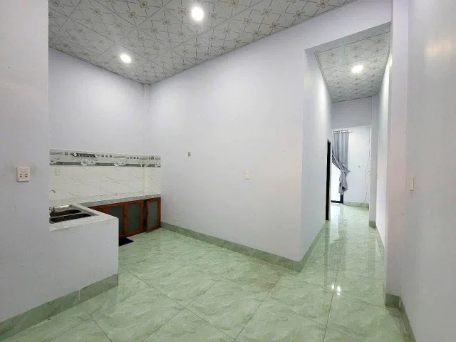 Nhà sổ hồng riêng giá rẻ, 5x12 – 60m2, nhà cấp 4 mới xay giá 1ty150 ngay Chợ Đức Hòa