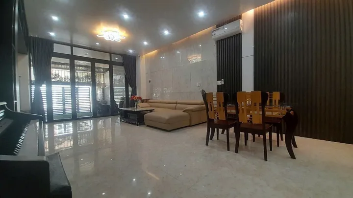 🏡 NHÀ 3 TẦNG KĐT PHÚ MỸ – GIÁ CHỈ 3,390 TỶ

📍 Vị trí: Đường 3, phường Cẩm Thành (KĐT Phú Mỹ)

✨ Nhà xây 3 tầng, phù hợp để ở hoặc kết hợp kinh doanh.

💰 Giá bán: 3,390 tỷ (có thương lượng nhẹ cho khách thiện chí).

📌 KĐT Phú Mỹ là khu đô thị quy h