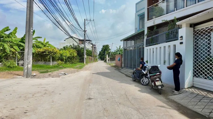 HẠ GIÁ 100TR ĐẤT VÀ NHÀ 1 SẸC HƯƠNG LỘ 7 PHƯỜNG TÂN TRIỀU