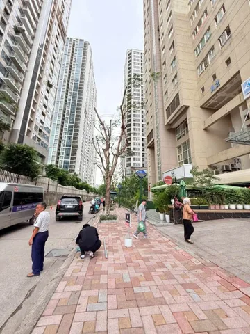 Bán CĂN CHUNG CƯ VINACONAX 198A KHUẤT DUY TIẾN. 150M2 - 3PN - 2VC.