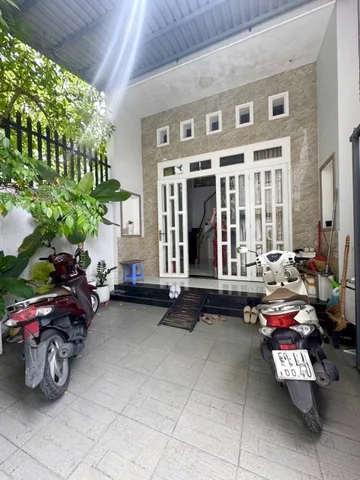 Chỉ 4.5 tỏi - 68m2 - Nhà trệt lửng - ngay Chợ Tam Hà - Tô Ngọc Vân - Tam Bình 
Nhà có sân rộng thoáng, ra đường số gần
2PN gọn gàng, nhà còn tốt vô ở ngay