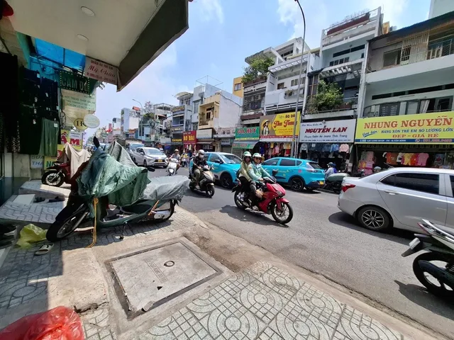 NHÀ MẶT TIỀN KINH DOANH LẠC LONG QUÂN - LÊ MINH XUÂN - 4 TẦNG - 69M² - KINH DOANH SẦM UẤT - GIÁ 12.5 TỶ