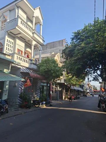 Bán Nhà riêng 150m2 có sẵn 150 m2 thổ cư giá 6 tỷ tại - Chọn - Phường Bình Hòa Thị xã Thuận An Bình Dương