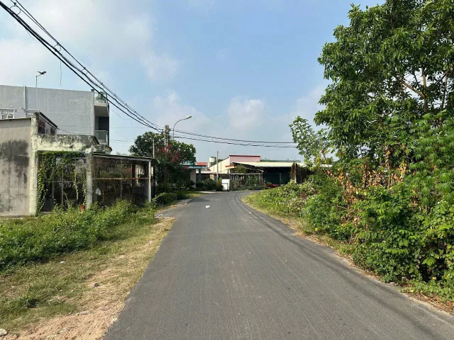 Không có tiền đi chơi nên bán gấp lô đất mặt tiền đường Nguyễn Thị Chuỗi giá 1 tỷ 150