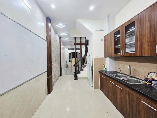 Cho thuê nhà ngõ 66 Hồ Tùng Mậu, Cầu Giấy 40m x 3T(4PNKK) giá 14 triệu