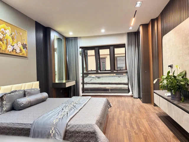 Bán Nhà riêng 303m2 có sẵn 300 m2 thổ cư giá nhỉnh 7xx tỷ tại Phường Sài Đồng Quận Long Biên Hà Nội