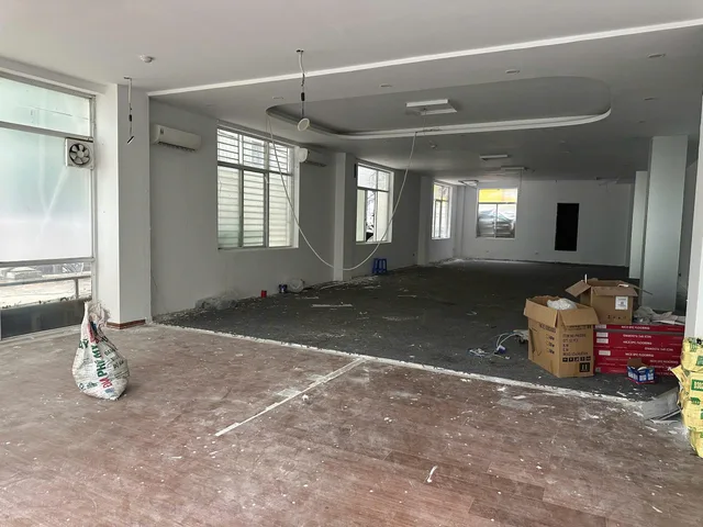 🏢 CHO THUÊ MBKD TẠI CHÂN ĐẾ TÒA NHÀ TẠI ĐƯỜNG LÁNG – VỊ TRÍ ĐẸP, MT RỘNG