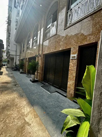 Bán Tòa nhà - Building 180m2 sẵn sổ đỏ doanh thu 1.6 tỷ giá 19.6 tỷ tại Quang Châu Bắc Ninh