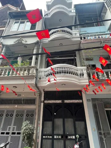 Mặt phố Nghĩa Tân 60m², phân lô ô tô tránh, quy hoạch ổn định, kinh doanh đỉnh, giá 19,6 tỷ
