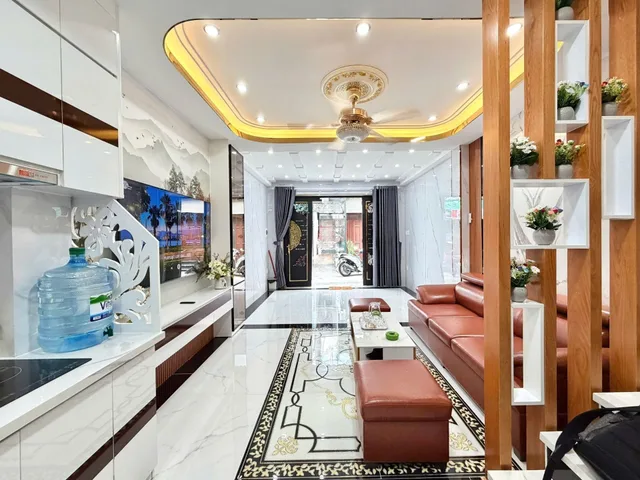 Bán Nhà riêng 36m2 Giá Nhỉnh 10 tỷ tại P13 Q3 5 Tầng 4PN Hẻm XH