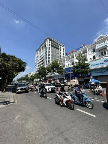 📍 Gần Phan Văn Trị P.5 Hẻm Ô Tô Đỗ Cửa - 12.x tỷ - 5.2 x 17m (88m²) - Ngang Bề Thế 5.2m - Đối Diện Emart & Cityland - 4 Tầng BTCT