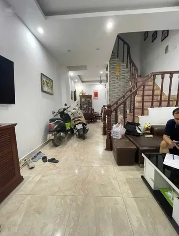 Hoàng Quốc Việt, Cầu Giấy 45m x 4T, 5 ngủ NGÕ Ô TÔ giá 15 triệu Ở NHÓM
