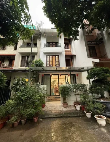 Biệt Thự  Vip Ba Đình!Oto đỗ Cửa,Thang Máy,An Sinh Tốt,DT: 104m2 x 4Tầng,MT: 5.5m,Giá: 54 tỷ Ba Đình