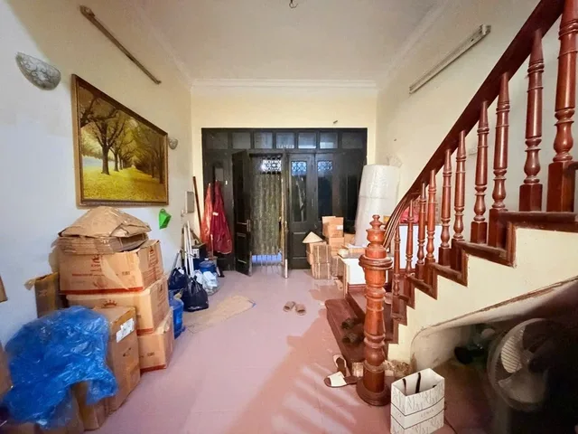 Bán Nhà Nguyễn Phúc Lai. Ô Tô. DT 44m2. MT 4.2m. 5 Tầng. Giá 17.8 Tỷ.