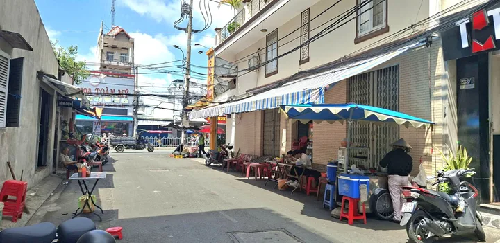 Bán nhà sát mặt tiền đường Lê văn quới, chỉ hơn 7 ty