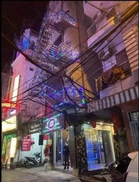 🏢 NHÀ MẶT ĐƯỜNG HOÀN KIẾM – LÔ GÓC 2 MẶT THOÁNG – 5 TẦNG THÔNG SÀN – CHỈ 16 TRIỆU/THÁNG
