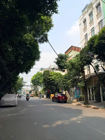 NHÀ ĐƯỜNG C1 - CỘNG HÒA - 2 TẦNG - 56M² - HẺM XE HƠI - GIÁ 5.8 TỶ - CÁCH MẶT TIỀN 10M